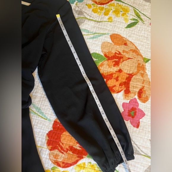 Little Black Dress V-Line long sleeve women’s size medium - Picture 9 of 9